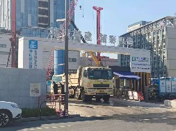 恒力(li)國(guo)際(ji)大(da)廈入駐深圳灣超級總部(bu)基地-旭東建(jian)築工(gong)程(cheng)圍擋廠(chǎng)傢(jia)再度添彩